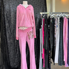 Load image into Gallery viewer, Vs pink velour set
