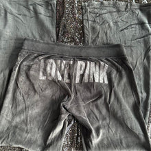 Load image into Gallery viewer, Vs pink heart velour
